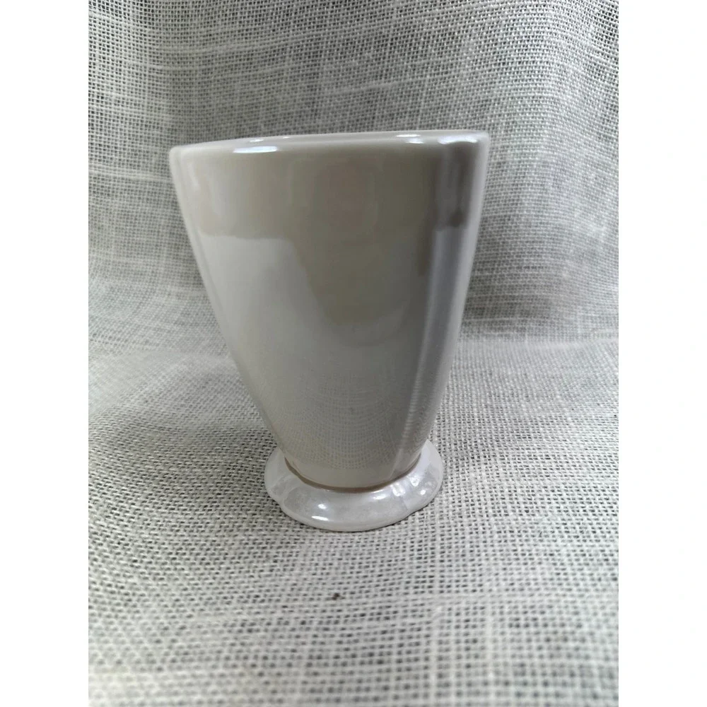 Martha Stewart Everyday Cream Ceramic Vase Scalloped Pedestal Base 4.5 Inch‎